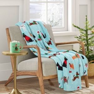 Dog and Cat Holiday Plush Christmas Throw Blanket Blue - Wondershop™